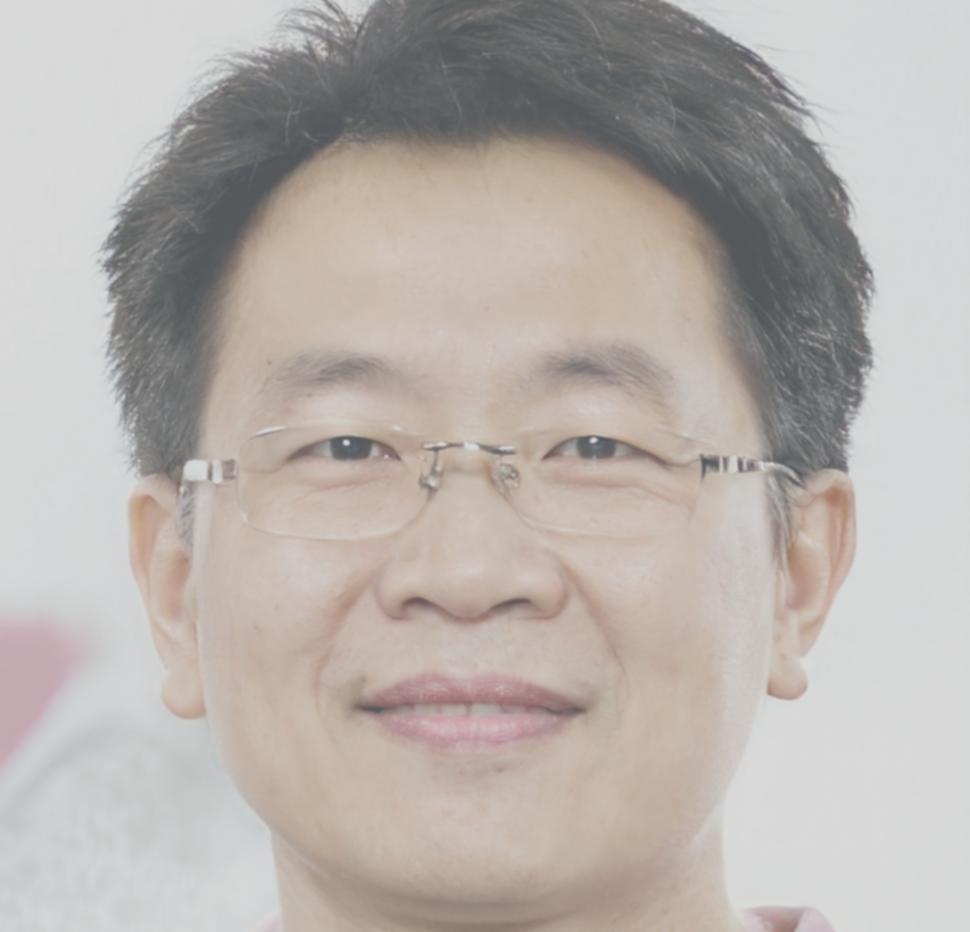 Corporate finance instructor with expertise in business budgeting and financial analysis